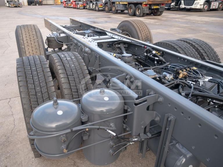 2025 DAF XG 530 6X2 26T CHASSIS CAB