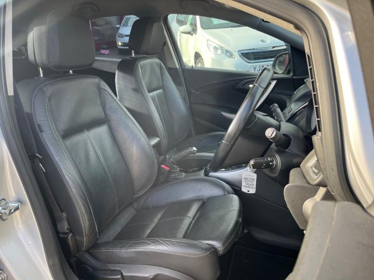 2013 Vauxhall Astra 2.0 CDTI ELITE Hatchback Diesel Manual