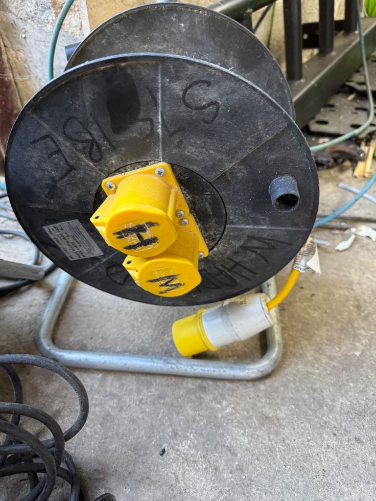 WORK SITE 110v LIGHTS TOOLS WORKSHOP HOME GARAGE  BUILDING EQUIPMENT