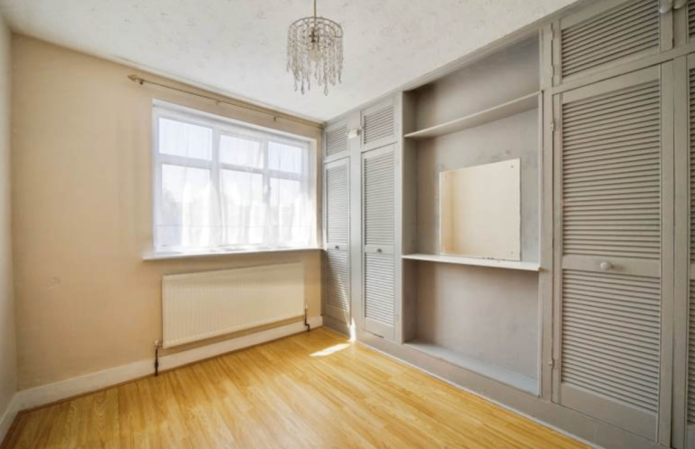 Modern 3-Bedroom House | Renovated | Fitted Kitchen | Parking | Lawrence Avenue, Ilford - E12