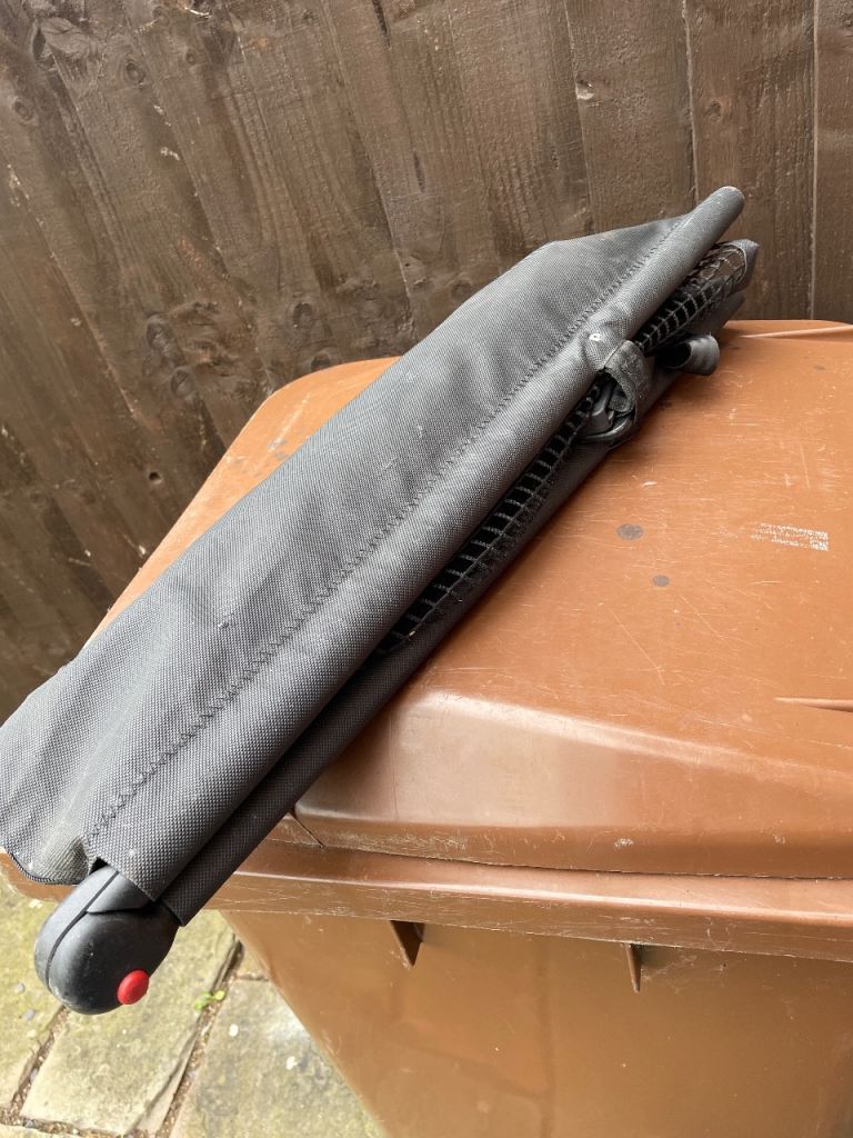 GENUINE Volvo XC90 Folding Dog Guard/Safety Cargo Net