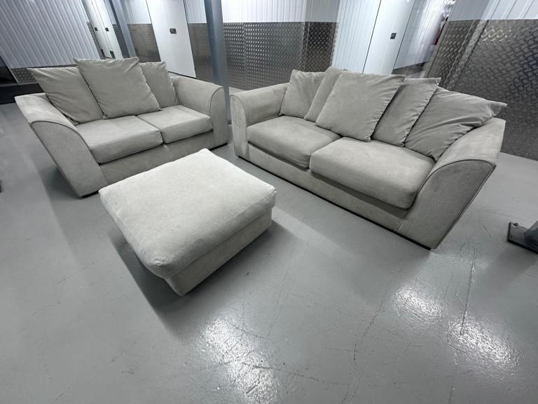BEIGE SOFA CLUB 3 + 2 SET + FOOTSTOOL -