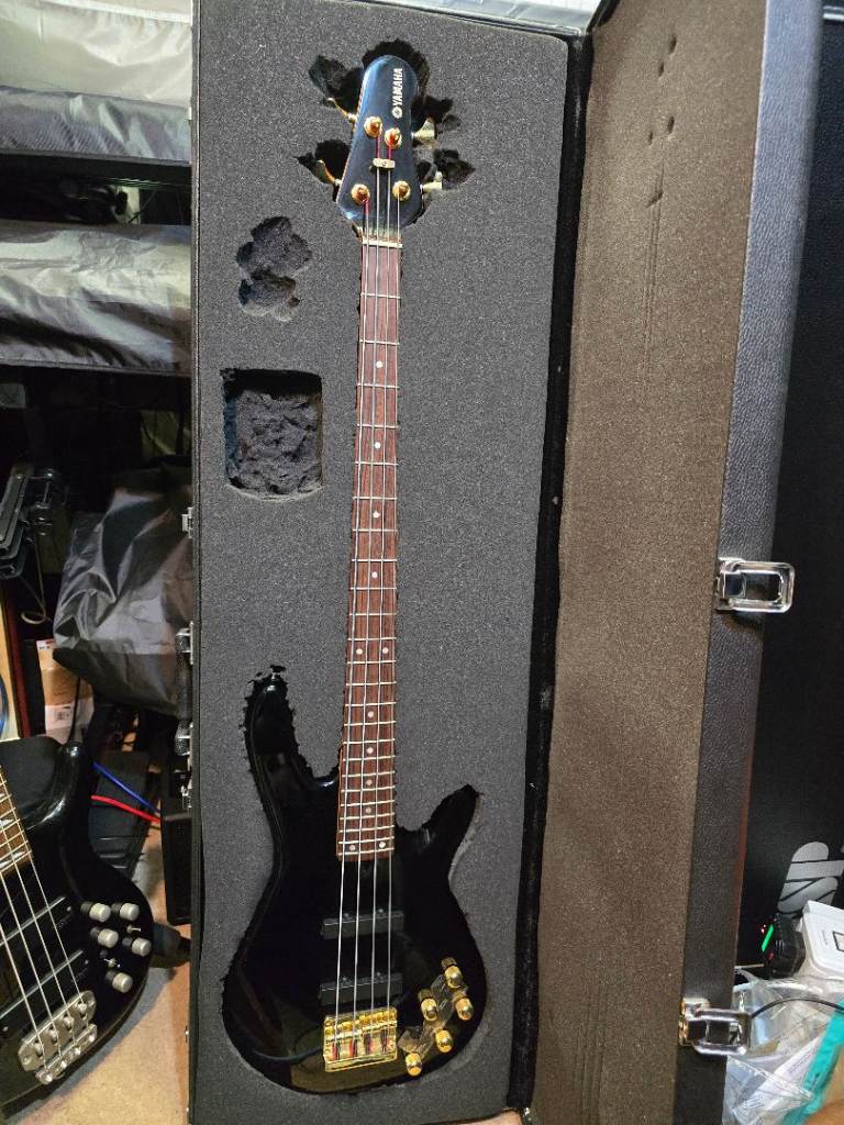 Yamaha BB604 Four String Bass with Hardcase