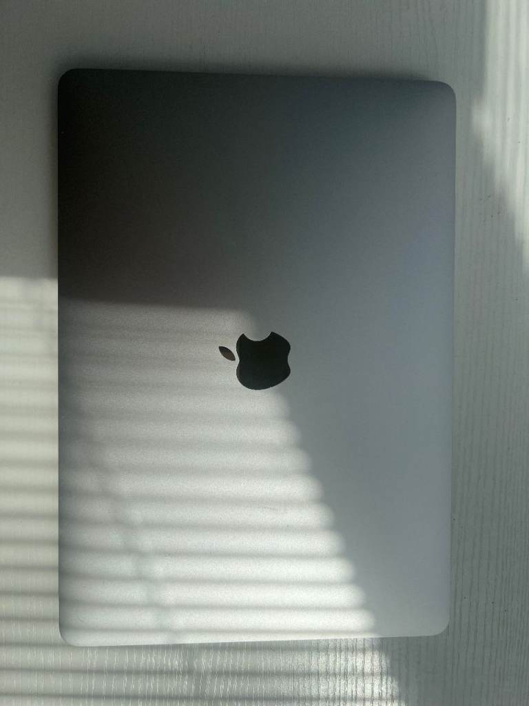 Apple MacBook Pro m2 (2022) Laptop 8 GB, 256 SSD – Silver, Good Condition 