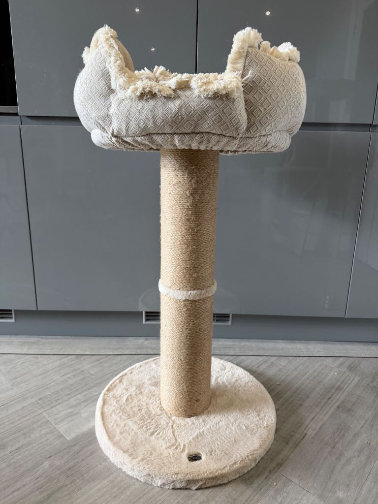 Trixie cat kitten Boho bed scratch post beige 