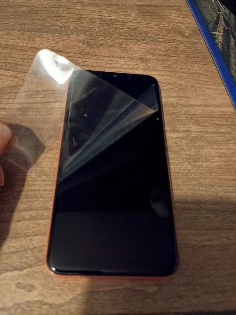 Like New Samsung Galaxy A20e Dual SIM 4G 32GB Unlocked, in Coral, Pristine Condition