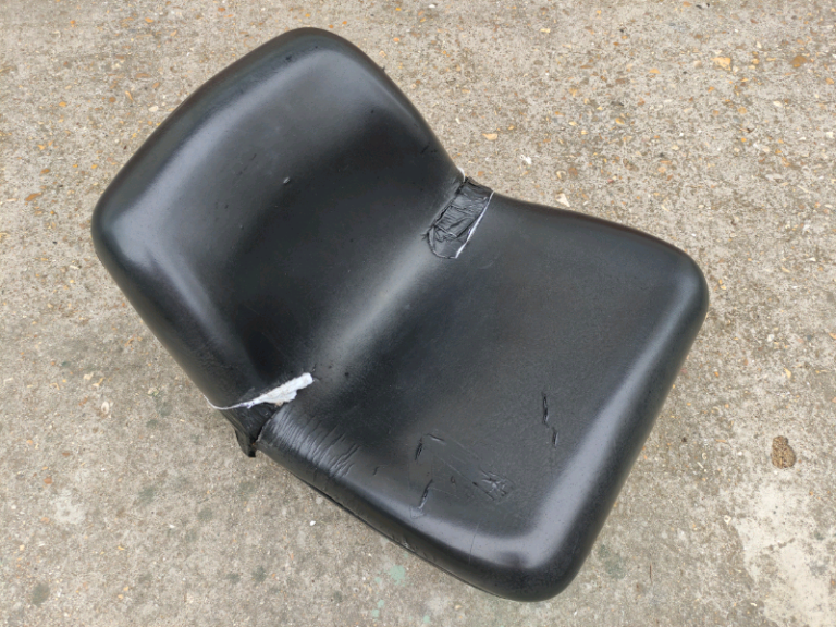 RIDE ON MOWER SEAT - TRACTOR - LAWN MOWER SEAT - HONDA HF2417