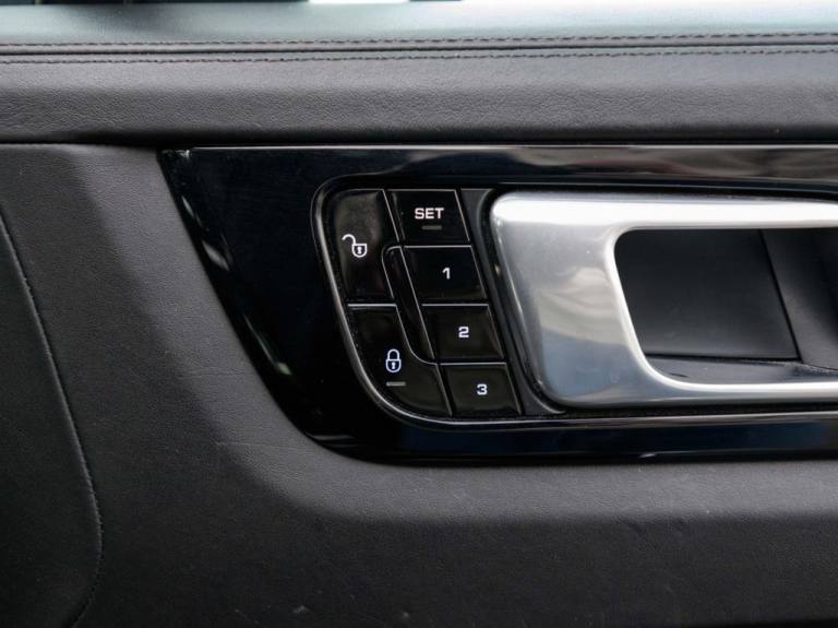 2018 Porsche Cayenne 4.0T V8 Turbo SUV 5dr Petrol TiptronicS 4WD Euro 6 (s/s) (550 ps) ESTATE Pet...