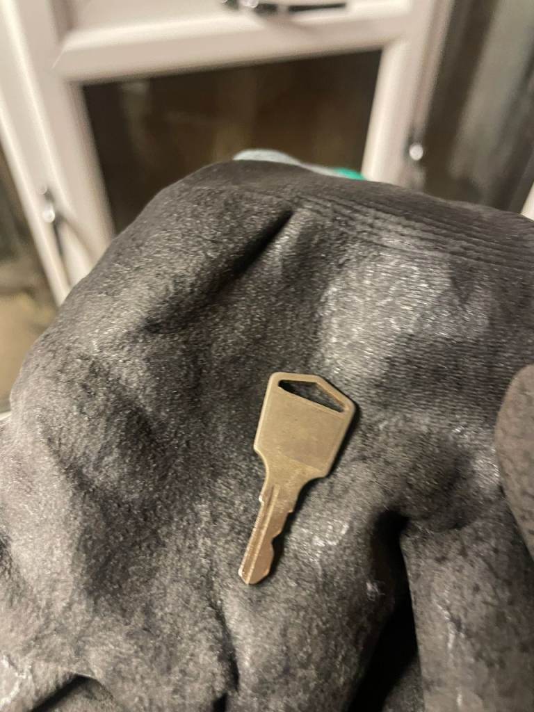 H 118 x W 152 cm - UPVC DOUBLE GLAZED WINDOW - CLEAR GLASS - GOOD CONDITION (REF: LJ188)