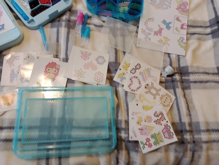 Massive bundle (C) of aquabeads aqua beads toys 