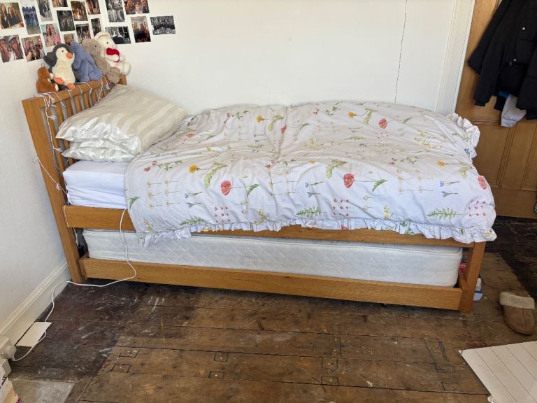 Trundle bed frame 