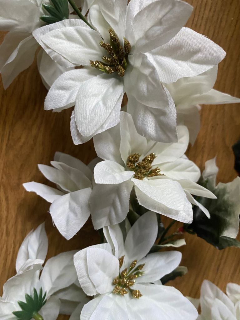 6’ poinsettia Garland 