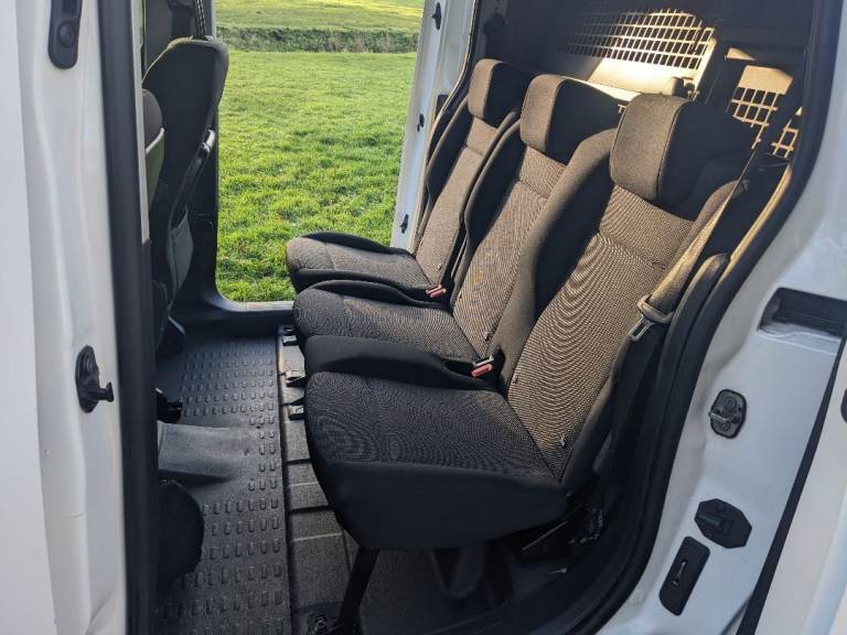 berlingo 5 seater crewvan,F/S/H, caged rear, very clean only £6995 no vat, px welcome