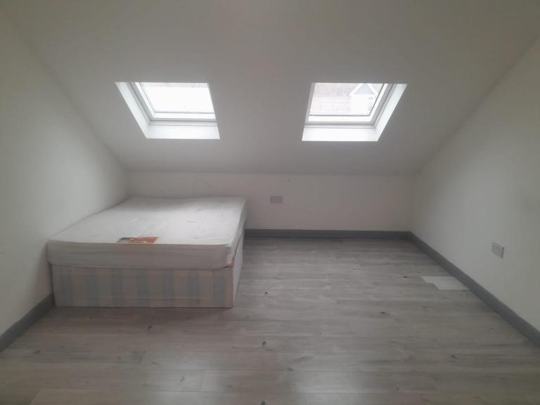 Studio flat in Harrow HA1 4EX