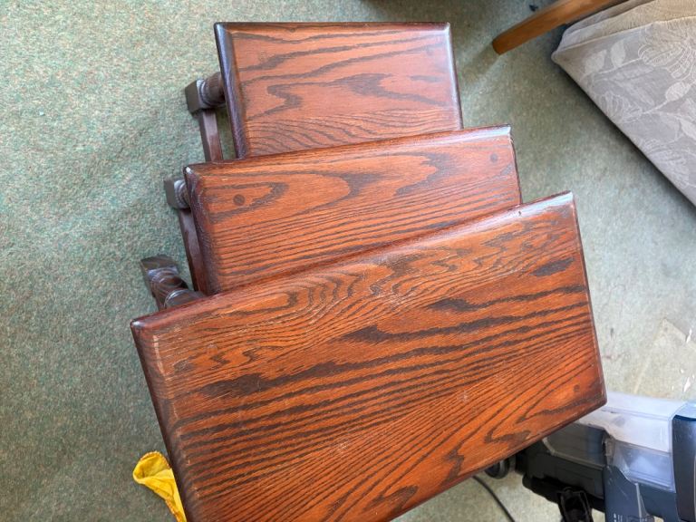 Solud oak nesting tables