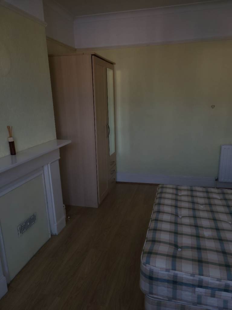 Big Single room rent