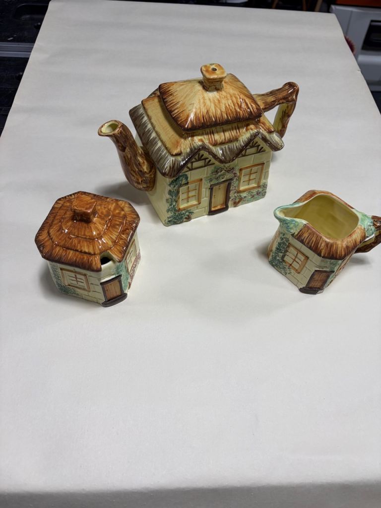 Vintage K.S.P. Cottage Ware Teapot Set – Good Condition