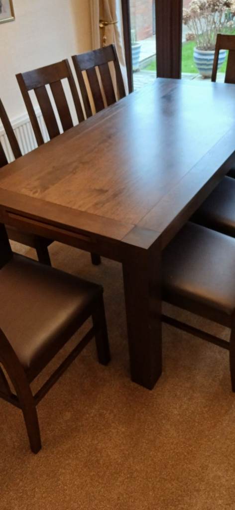 Extending Dining Table with 8 chairs