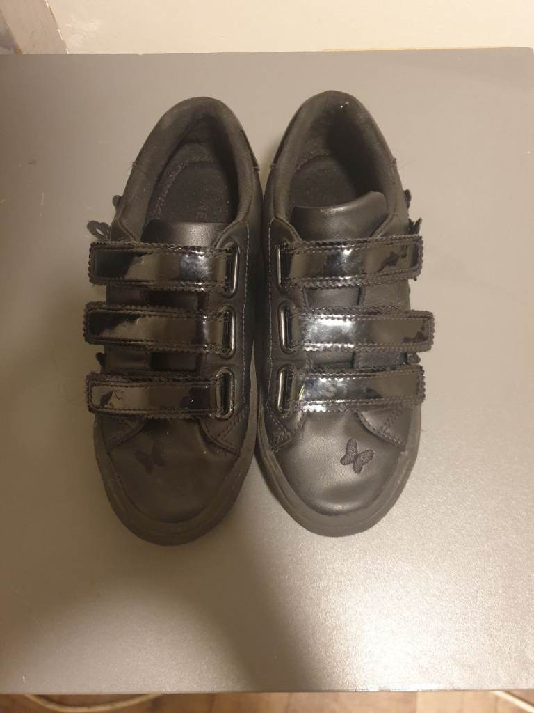 Kids Black Velcro Trainers – Good Condition