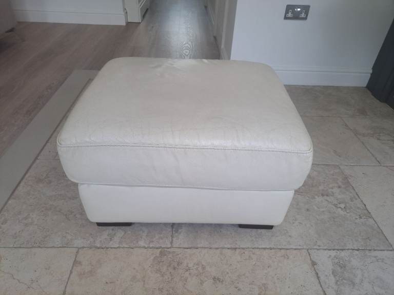 Cream 100% Leather storage Footstool/Ottoman – Good Condition