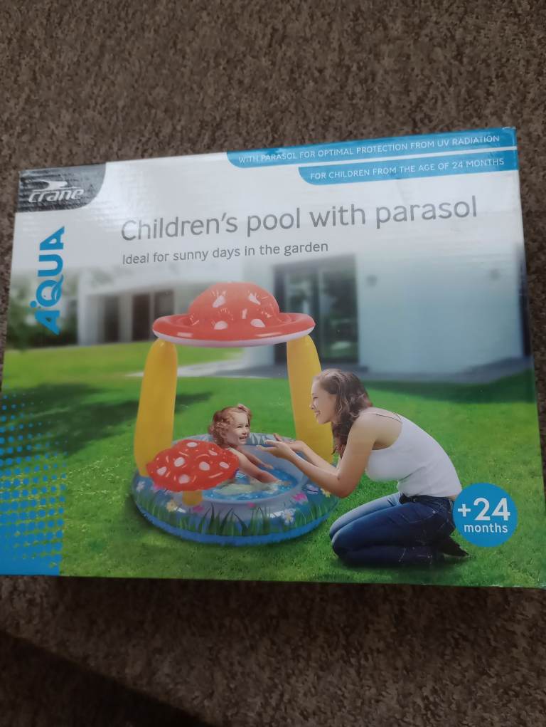 Children's pool with parasol