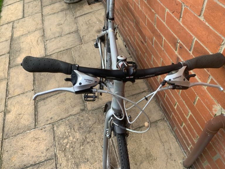 Giant hybrid medium bike
