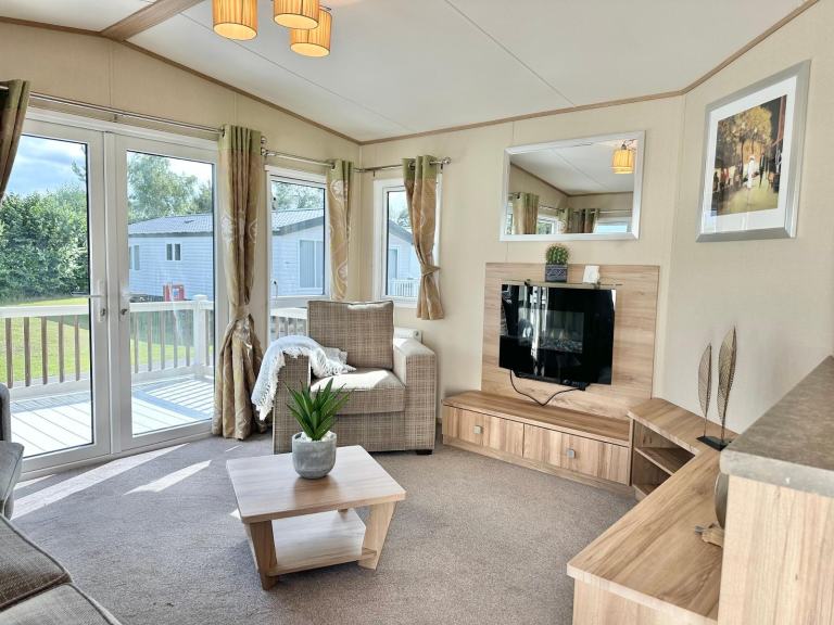 Cheap Static Home For Sale Suffolk Coast FREE 2026 Pitch Fees Viewings Welcome 