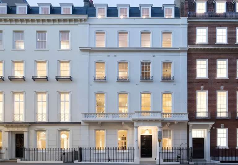 Mayfair Serviced Offices From 6 to 420 Desks - Flexible Furnished Spaces in W1K
