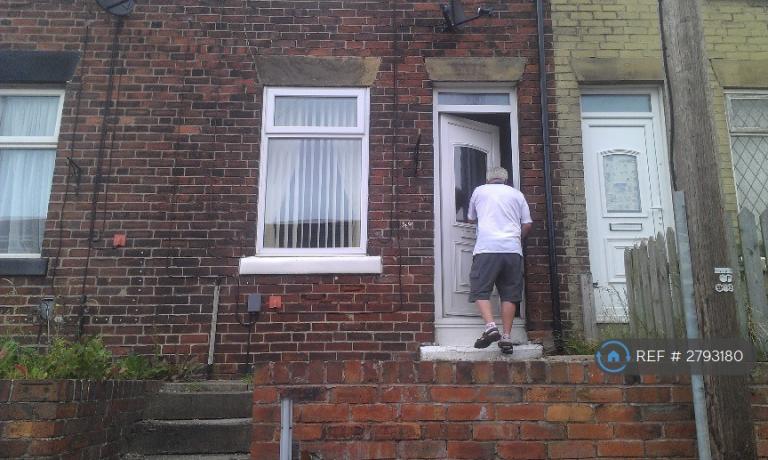 1 bedroom house in Upper Clara Street, Rotherham, S61 (1 bed) (#2793180)