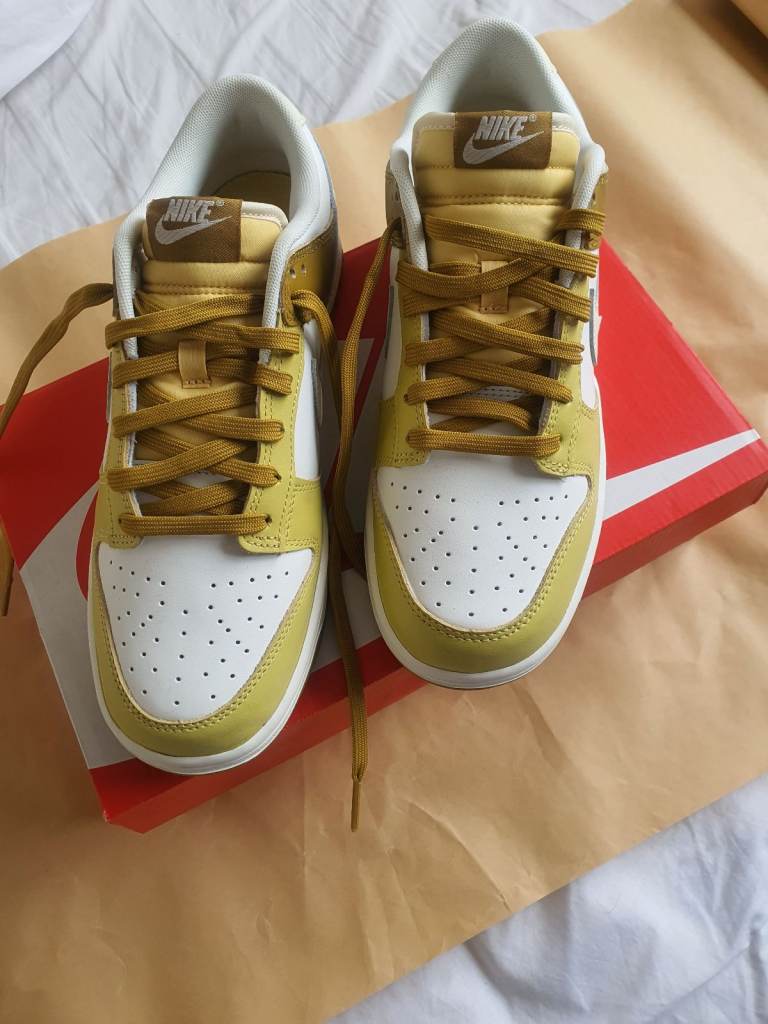 image for Nike Dunk Low Retro Trainers - Size 8 (UK)