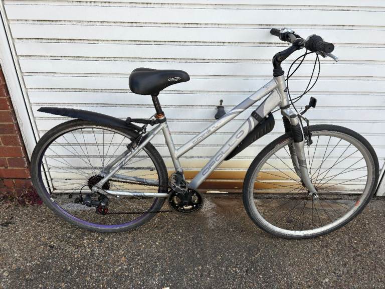 MAN OR LADIES bike hybrid 700c wheels 7x3 gears 18in frame aluminum  suit short person £70