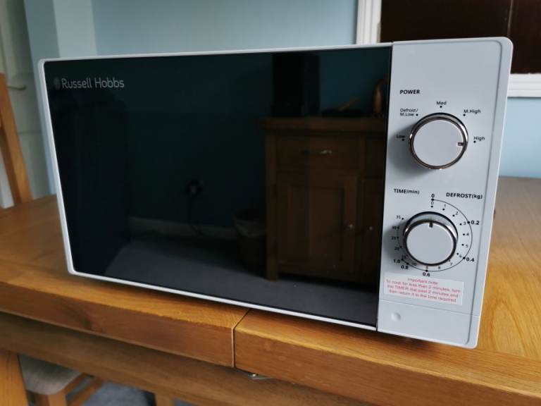 Russell Hobbs RHM2027 Microwave - 20 Litre - 800 watts (unused)
