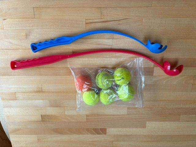 Ball throwers (x2) plus balls (x6) for dogs