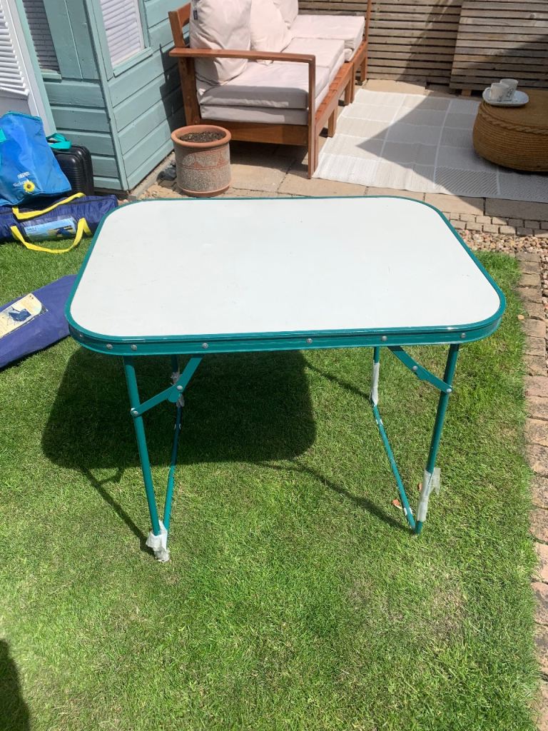 Camping folding table