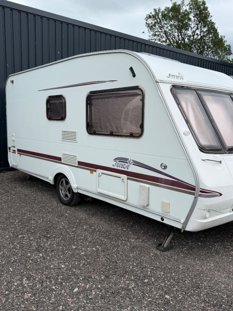 2006 Swift Jura 2-berth With motor mover 