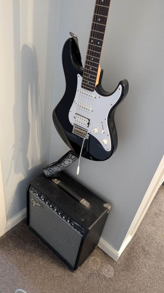 Yamaha Electric Guitar & Fender Amplifier 