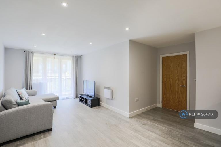 2 bedroom flat in Leamore Court, London, E2 (2 bed) (#934713)