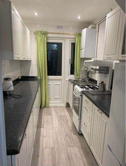 Excellent spacious furnished double room in shared house