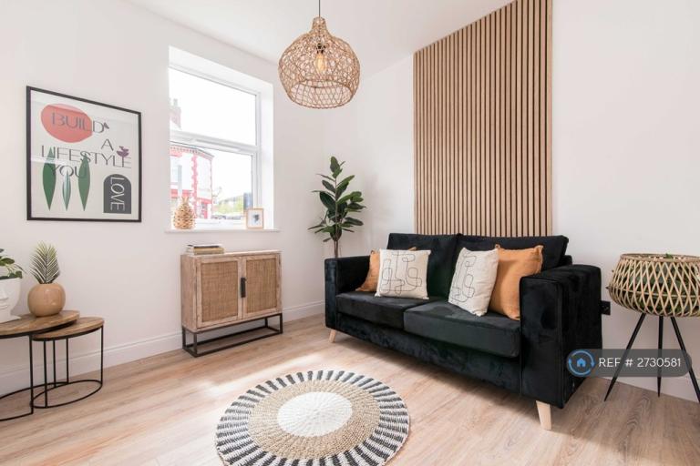 1 bedroom flat in Abbey St, Rugby, CV21 (1 bed) (#2730581)