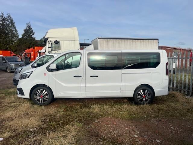 Renault Trucks Trafic 8 & 9 Seater Minibus Combi Taxi REDUCED TO £29,950 + VAT