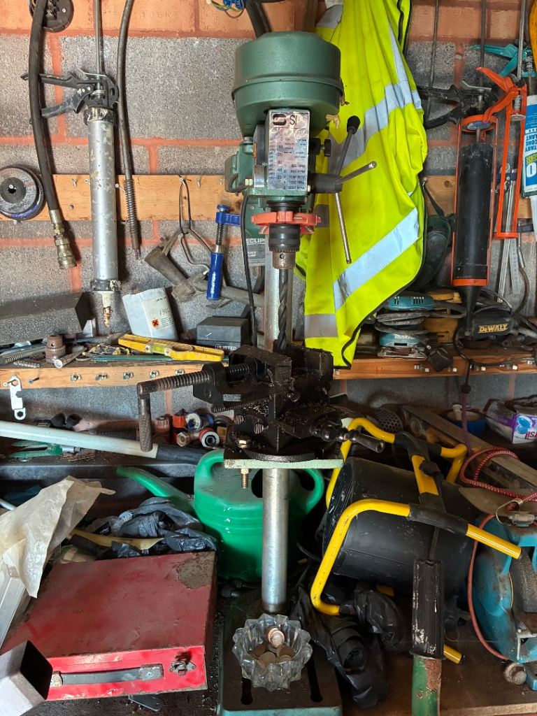 Pillar drill 