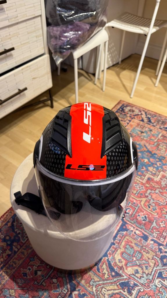 LS2 Airflow Motorcycle Helmet – Size M 