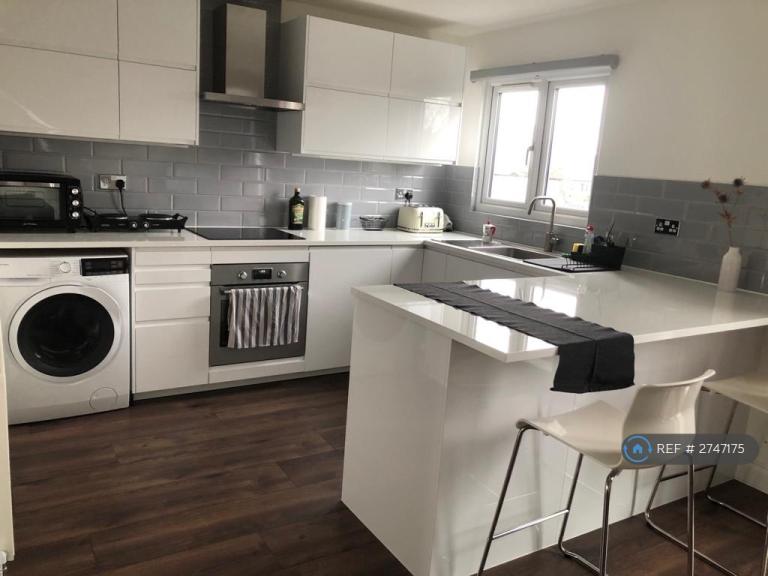 1 bedroom flat in Fordhook Avenue, London, W5 (1 bed) (#2747175)