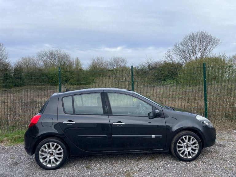 RENAULT CLIO 1.2 TCE DYNAMIQUE TOM TOM 60 REG BLACK 5 DOOR MOT OCTOBER 4TH 2026 TAX £165 YEAR 48+MPG