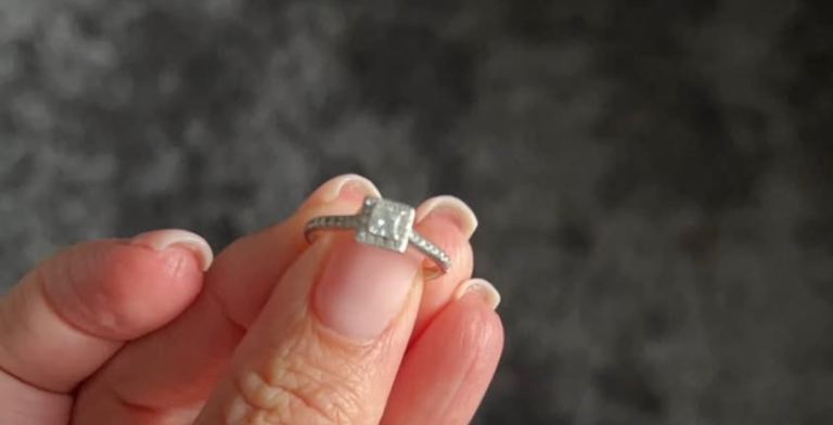 18ct white gold diamond ring 