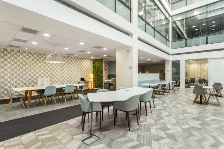 Reading - RG2 6UB \ Coworking Space with Flexible Desk Access