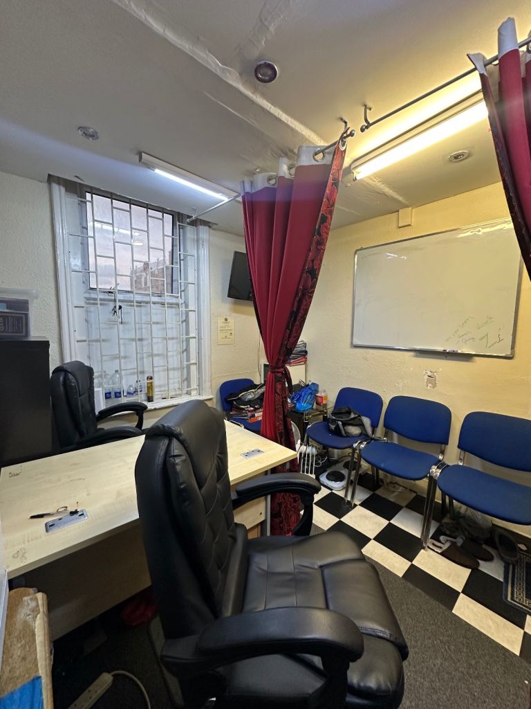 🏢 COSY OFFICE SPACE TO LET – WHITECHAPEL E1 (FIRST FLOOR REAR) 🌟
