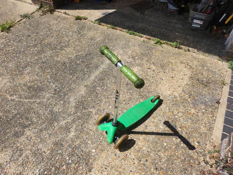 Scooter for child aged 4 to 8 