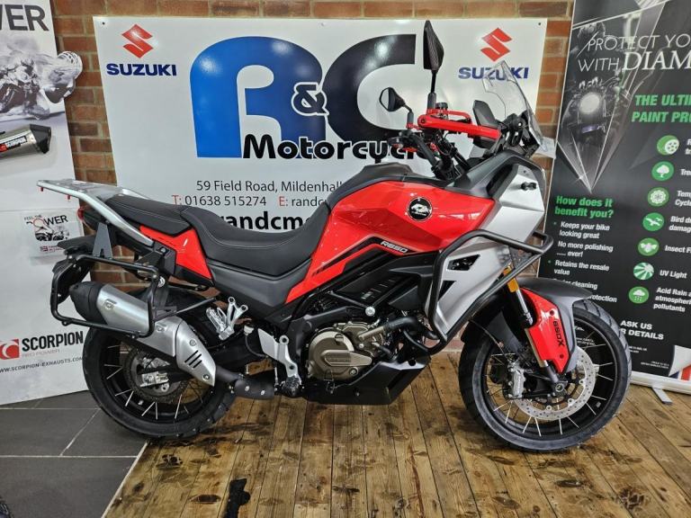 QJ MOTOR SVT 650 X WITH LUGGAGE