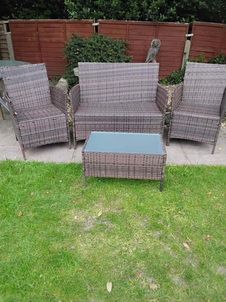 Free to collecter 4 piece rattan set